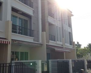For Rent 3 Beds House in Chom Thong, Bangkok, Thailand