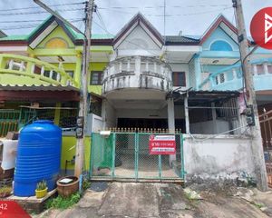 For Sale 2 Beds Townhouse in Mueang Samut Songkhram, Samut Songkhram, Thailand