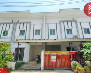 For Sale 3 Beds Townhouse in Tha Takiap, Chachoengsao, Thailand