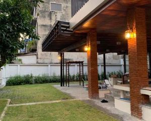 For Rent 4 Beds House in Ratchathewi, Bangkok, Thailand