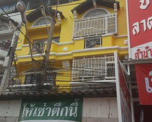 For Rent Retail Space 200 sqm in Bang Bua Thong, Nonthaburi, Thailand