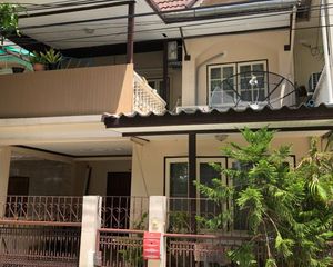 For Rent 4 Beds Townhouse in Phra Khanong, Bangkok, Thailand