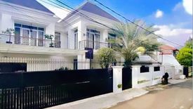 Rumah dijual dengan 4 kamar tidur di Cipete Selatan, Jakarta
