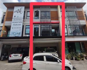 For Rent 5 Beds Retail Space in Mueang Chiang Mai, Chiang Mai, Thailand