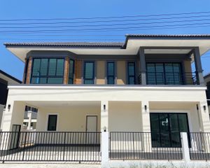 For Sale or Rent 4 Beds House in Mueang Pathum Thani, Pathum Thani, Thailand