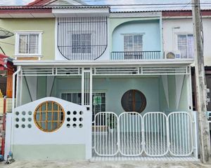 For Sale 4 Beds Townhouse in Phutthamonthon, Nakhon Pathom, Thailand