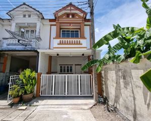 For Sale 2 Beds Townhouse in Sai Noi, Nonthaburi, Thailand