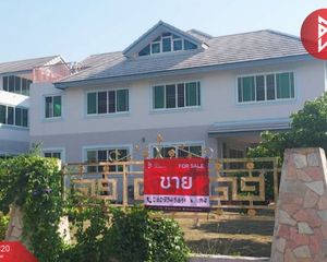 For Sale 6 Beds House in Mueang Lop Buri, Lopburi, Thailand