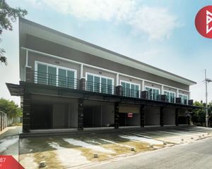 For Sale 2 Beds Retail Space in Mueang Nakhon Pathom, Nakhon Pathom, Thailand