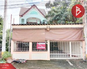 For Sale 2 Beds Townhouse in Phaisali, Nakhon Sawan, Thailand