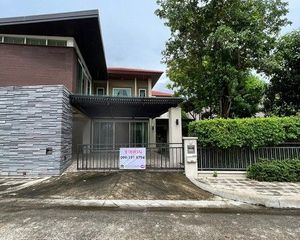 For Sale 5 Beds House in Don Mueang, Bangkok, Thailand