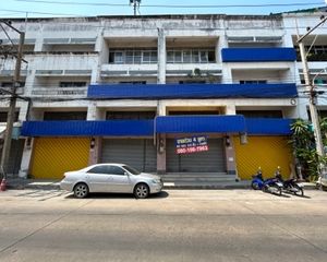 For Sale 12 Beds Warehouse in Sam Phran, Nakhon Pathom, Thailand