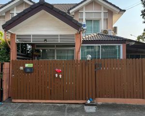 For Rent 5 Beds Townhouse in Mueang Nonthaburi, Nonthaburi, Thailand