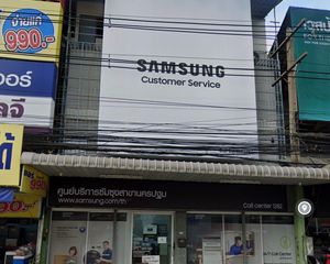 For Sale Retail Space 272 sqm in Sam Phran, Nakhon Pathom, Thailand