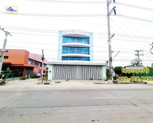 For Sale 5 Beds Retail Space in Si Prachan, Suphan Buri, Thailand