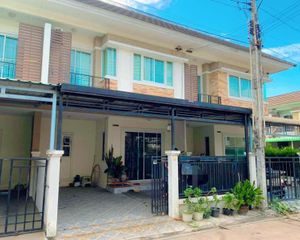 For Rent 3 Beds Townhouse in Si Racha, Chonburi, Thailand