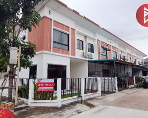 For Sale 3 Beds Townhouse in Ban Pho, Chachoengsao, Thailand