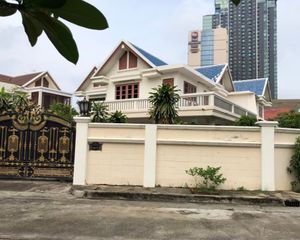 For Rent 5 Beds House in Pak Kret, Nonthaburi, Thailand