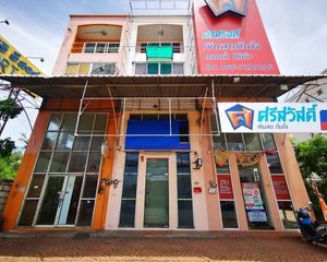 For Sale or Rent 3 Beds Retail Space in Lam Luk Ka, Pathum Thani, Thailand
