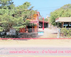 For Sale 4 Beds House in Mueang Kamphaeng Phet, Kamphaeng Phet, Thailand