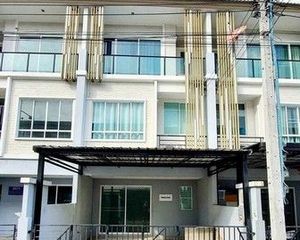For Rent 3 Beds Apartment in Pak Kret, Nonthaburi, Thailand