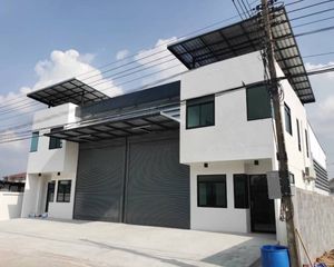For Rent Retail Space 250 sqm in Khlong Luang, Pathum Thani, Thailand