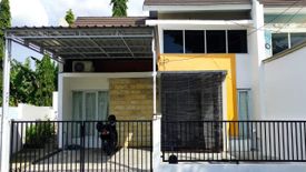 Rumah dijual dengan 3 kamar tidur di Kembangan, Jawa Timur