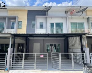 For Sale 3 Beds Townhouse in Mueang Nakhon Nayok, Nakhon Nayok, Thailand