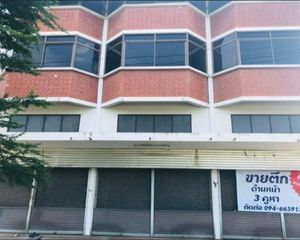 For Sale 4 Beds Retail Space in Bang Pla Ma, Suphan Buri, Thailand