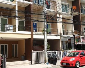 For Sale 3 Beds Office in Bang Bua Thong, Nonthaburi, Thailand