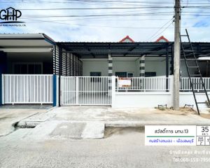 For Sale 2 Beds Townhouse in Mueang Lop Buri, Lopburi, Thailand