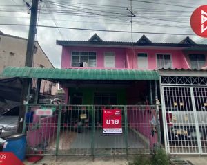 For Sale 3 Beds Townhouse in Krathum Baen, Samut Sakhon, Thailand