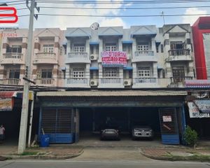 For Sale Retail Space 448 sqm in Lam Luk Ka, Pathum Thani, Thailand