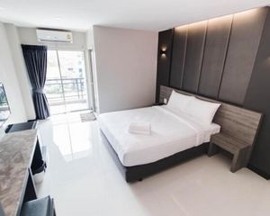 For Sale or Rent 77 Beds Hotel in Huai Khwang, Bangkok, Thailand
