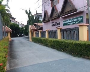 For Sale Land 1,600 sqm in Nakhon Chai Si, Nakhon Pathom, Thailand