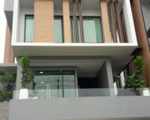 For Rent 3 Beds House in Lat Phrao, Bangkok, Thailand
