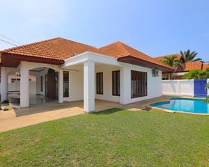 For Sale 3 Beds House in Mueang Chon Buri, Chonburi, Thailand