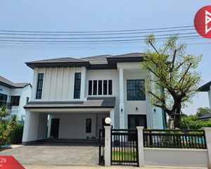 For Sale 4 Beds House in Mueang Phitsanulok, Phitsanulok, Thailand