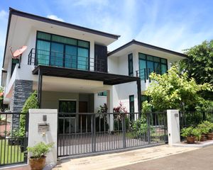 For Sale or Rent 4 Beds House in Saraphi, Chiang Mai, Thailand