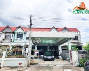 For Sale 4 Beds Townhouse in Sam Khok, Pathum Thani, Thailand