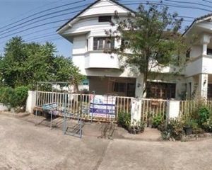 For Sale 5 Beds House in Mueang Lampang, Lampang, Thailand