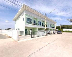 For Rent 3 Beds Townhouse in Pluak Daeng, Rayong, Thailand