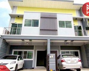 For Sale 2 Beds Townhouse in Mueang Sukhothai, Sukhothai, Thailand