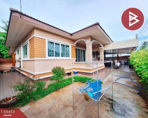 For Sale 3 Beds House in Mueang Samut Songkhram, Samut Songkhram, Thailand