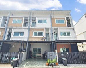 For Sale 3 Beds タウンハウス in Suan Luang, Bangkok, Thailand