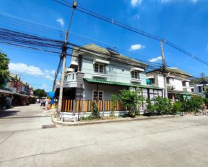 For Sale 3 Beds Townhouse in Thanyaburi, Pathum Thani, Thailand
