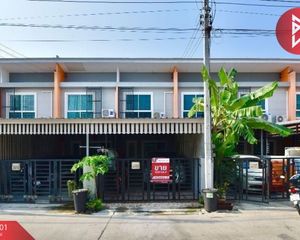 For Sale 2 Beds Townhouse in Tha Takiap, Chachoengsao, Thailand