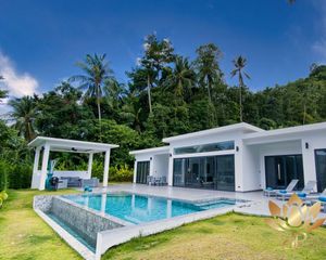For Sale 4 Beds House in Ko Samui, Surat Thani, Thailand