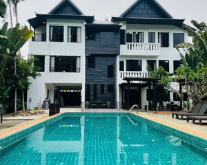 For Rent 8 Beds House in Mueang Chiang Mai, Chiang Mai, Thailand