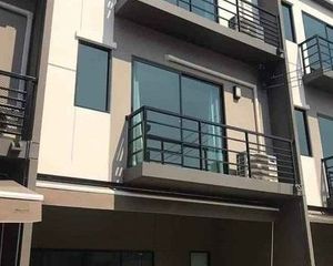 For Rent 3 Beds Townhouse in Bang Kruai, Nonthaburi, Thailand
